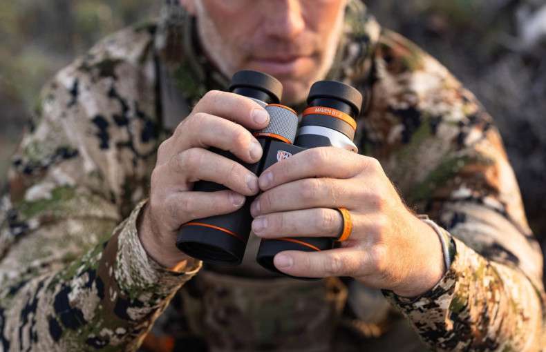Maven B1.2 10x42 Binoculars